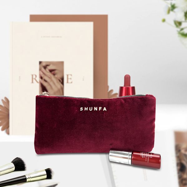 Custom Women Red Velvet Cosmetic Bag With Zipper Soft Velvet Portable Storage Plain Velvet Cosmetic Bag