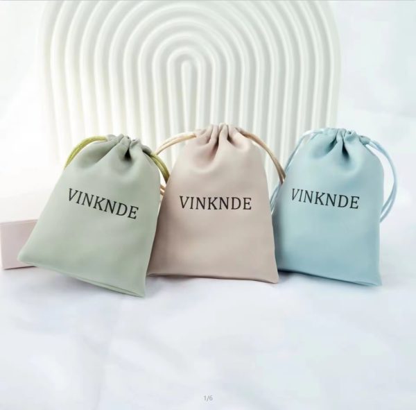 Custom Logo Printed Pink White Black Drawstring Cosmetic Jewelry Gift Bag Velvet Pouch Suede Satin Bag With Ribbon - 图片 3