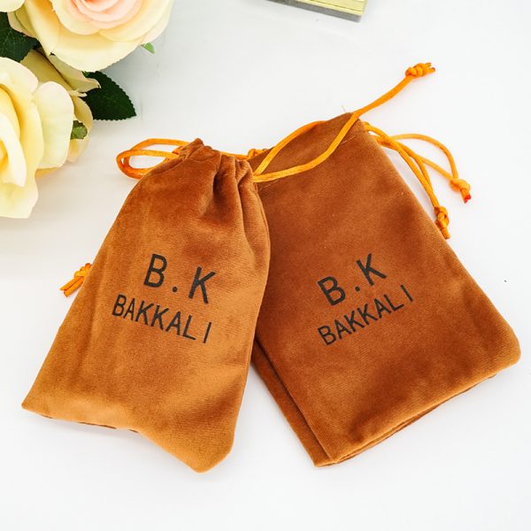 Custom Logo Printed Velvet Drawstring Bottom Cosmetic Pouch Brown Soft Velvet Gift Packaging Dust Bag - 图片 5