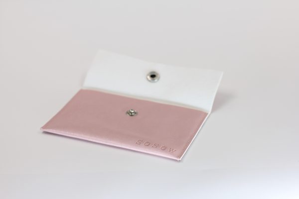 Customized pink velvet jewelry gift packaging bag from a factory in China